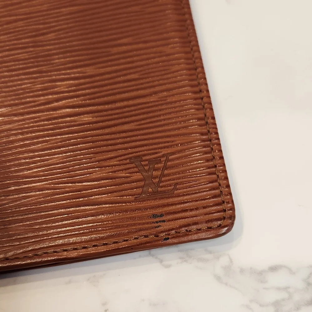 Auth Louis Vuitton Bifold Brown Epi Leather Wallet